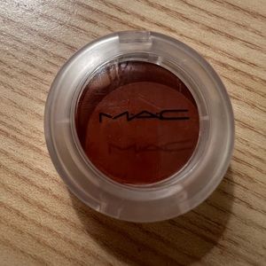 MAC Eyeshadow shade Boujie Babe